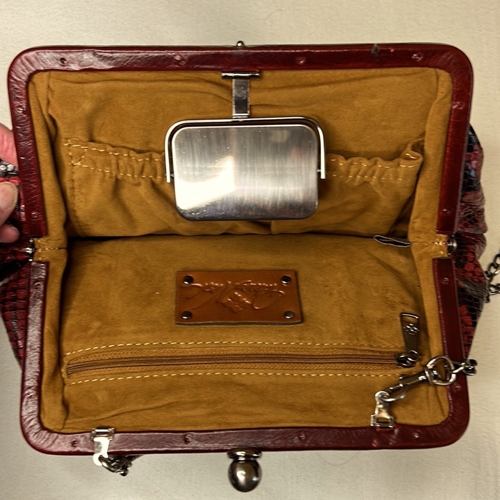 ❤️🖤Patricia Nash Berry Leathet Red Python Ealing framed crossbody/card - Picture 6 of 16